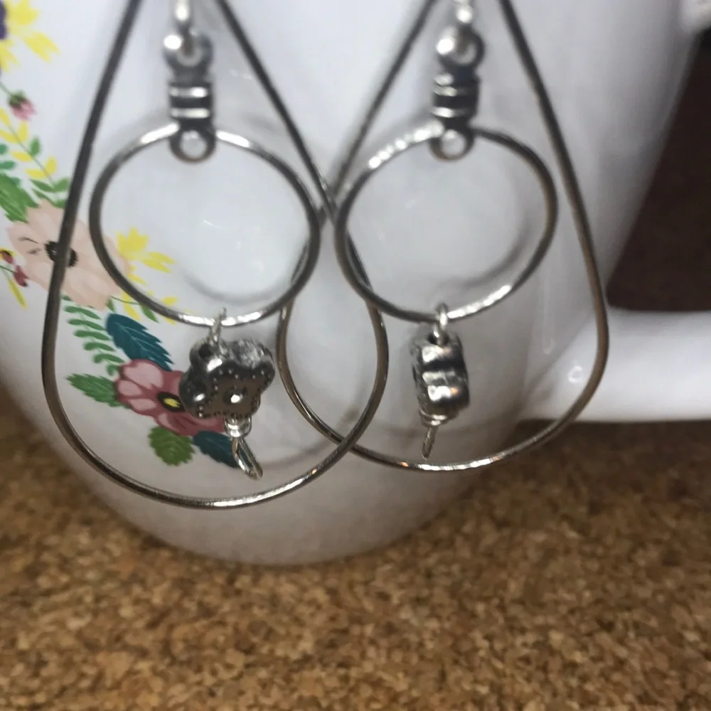 New handmade earrings teardrop silver w clover